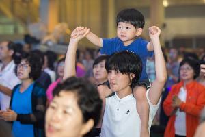  하계대성회 셋째날 저녁(저녁예배, 찬양기도회, 둘러보기) 